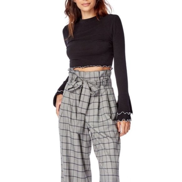 LOST + WANDER Austin Flare Sleeve Crop Top - Picture 2 of 9